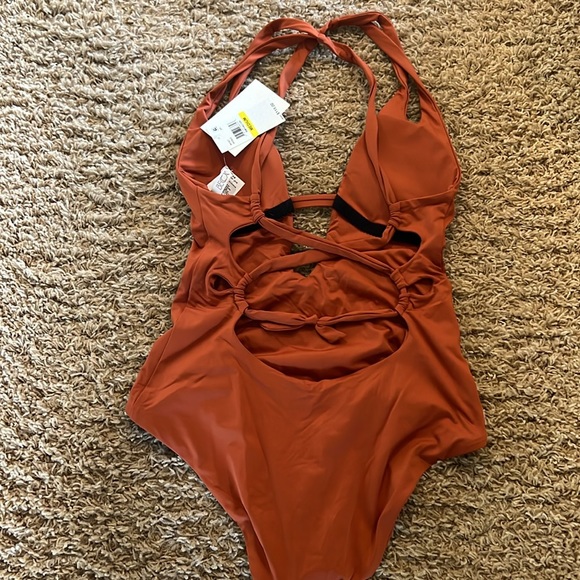 Becca Pucker Up Teardrop One-Piece Swimsuit - Picture 3 of 5